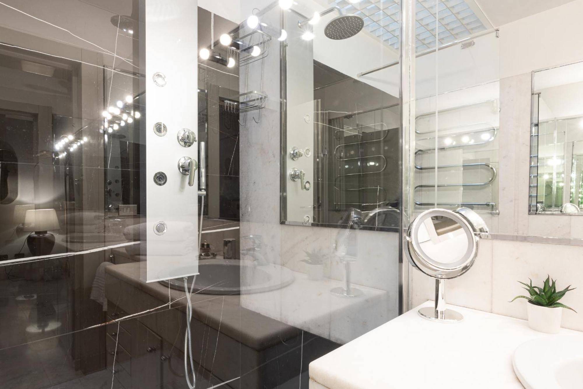 Monte Napoleone Split-Level Terrace Apartment - Top Collection Milan Exterior photo