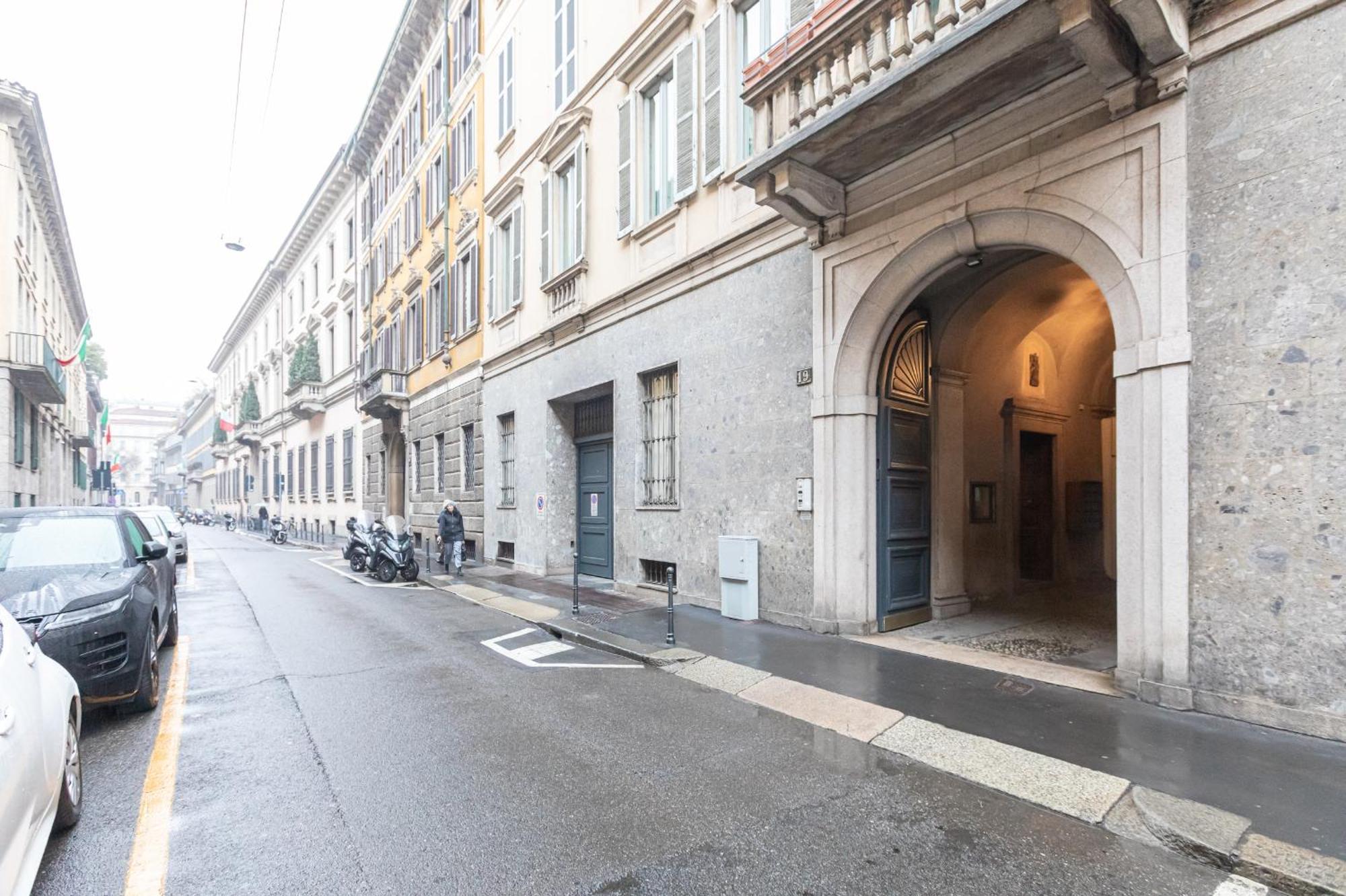 Monte Napoleone Split-Level Terrace Apartment - Top Collection Milan Exterior photo