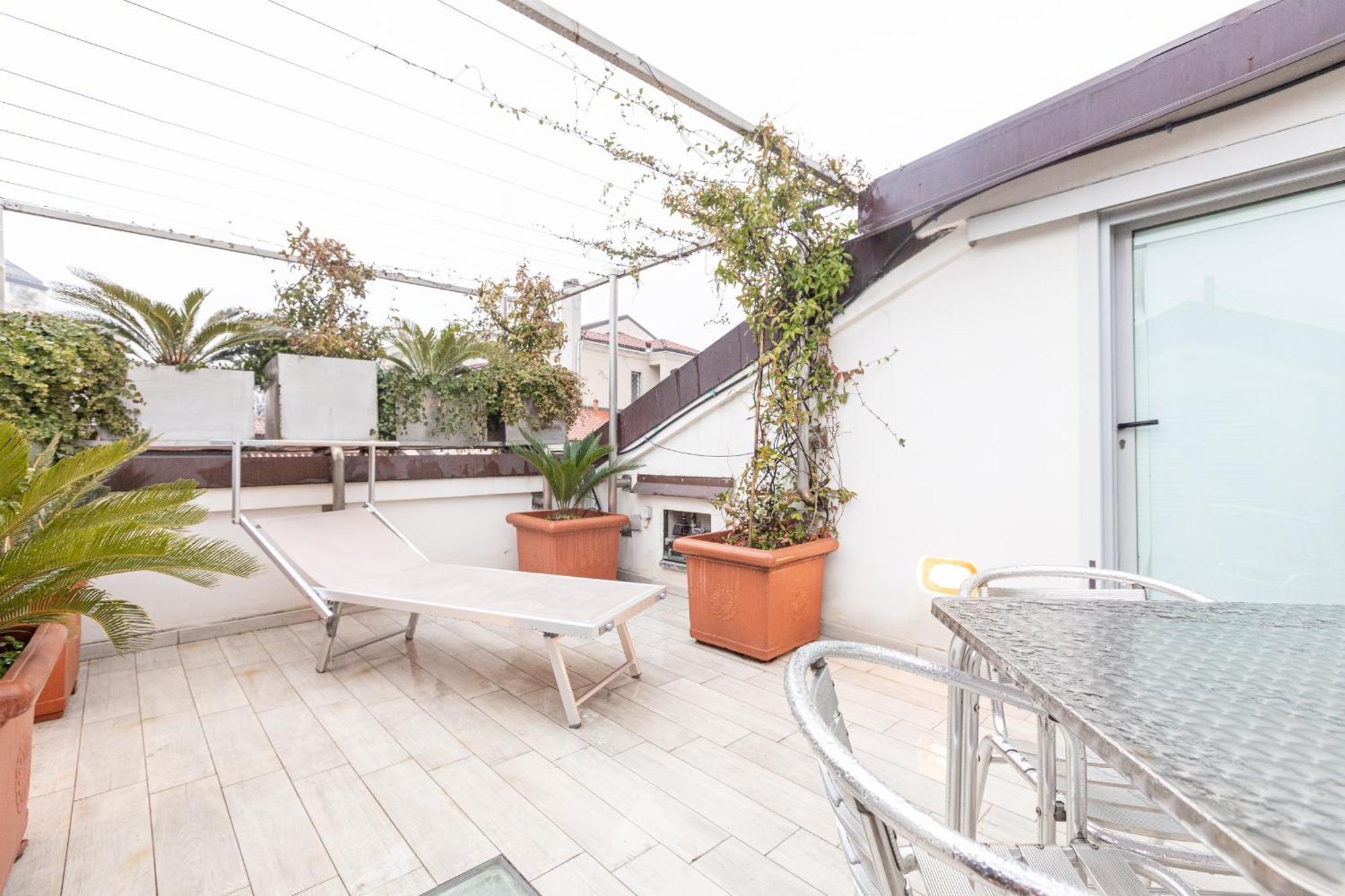 Monte Napoleone Split-Level Terrace Apartment - Top Collection Milan Exterior photo